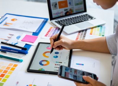 Combien coûte une application mobile ? Prix, exemples et facteurs clés